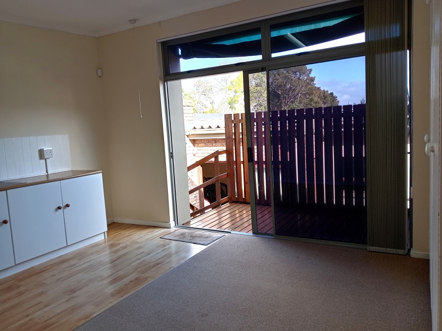 To Let 1 Bedroom Property for Rent in Heatherlands Western Cape